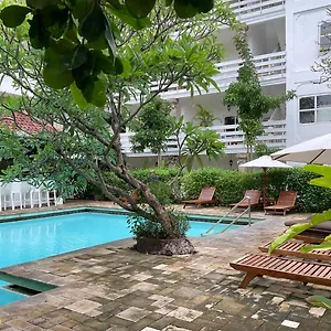 https://hotel-sari-bunga.ubudhotelsnow.com